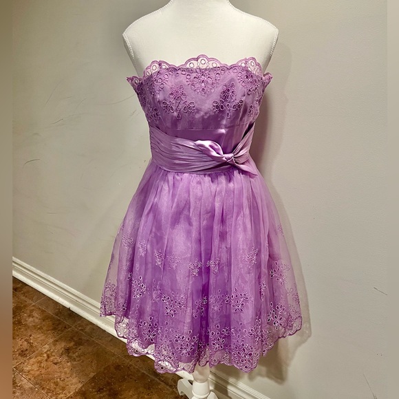 Betsey Johnson Purple Strapless Dress Size 0 - Picture 4 of 9